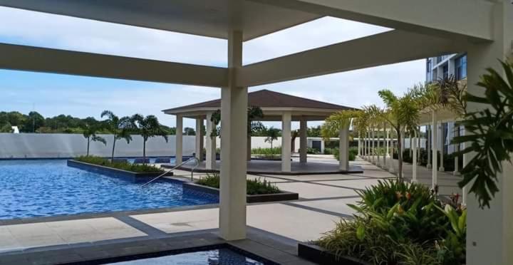 Mactan Newtown By The Apartment *